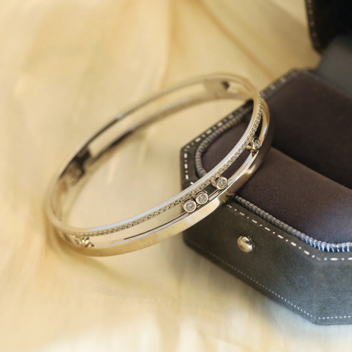 [Am Jewelry]Move Romane Diamond Bangle Bracelet