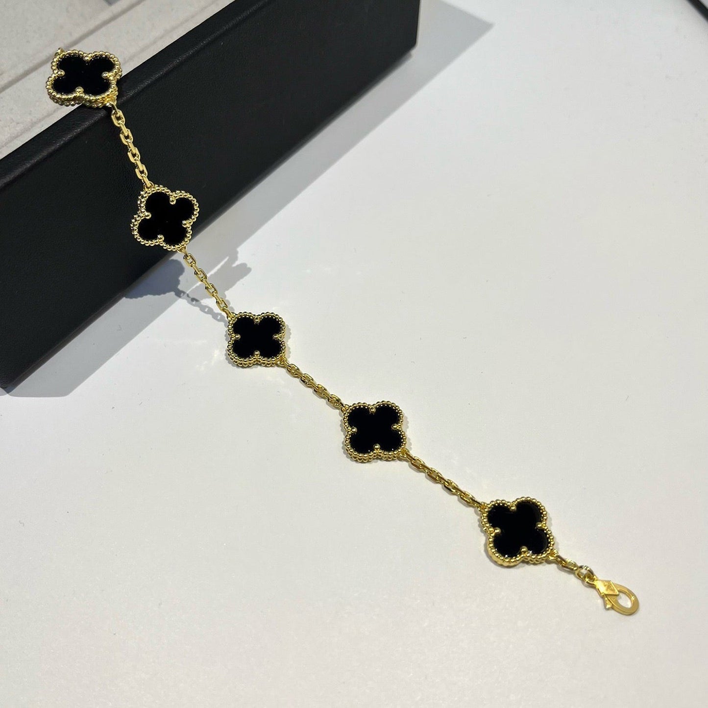 [Am jewelry] CLOVER 5 MOTIF ONYXS BRACELET COLLECTION