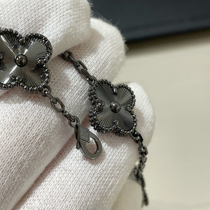 [Am jewelry]CLOVER 5 MOTIF BLACK BRACELET