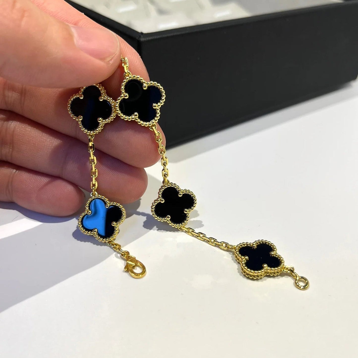 [Am jewelry] CLOVER 5 MOTIF ONYXS BRACELET COLLECTION
