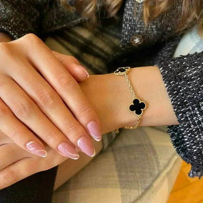 [Am jewelry] CLOVER 5 MOTIF ONYXS BRACELET COLLECTION