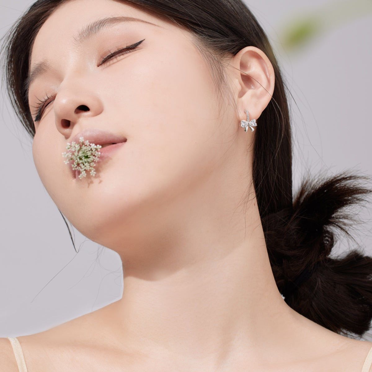 [Am jewelry]Exquisite Earrings With Heart-Shaped Bow Design