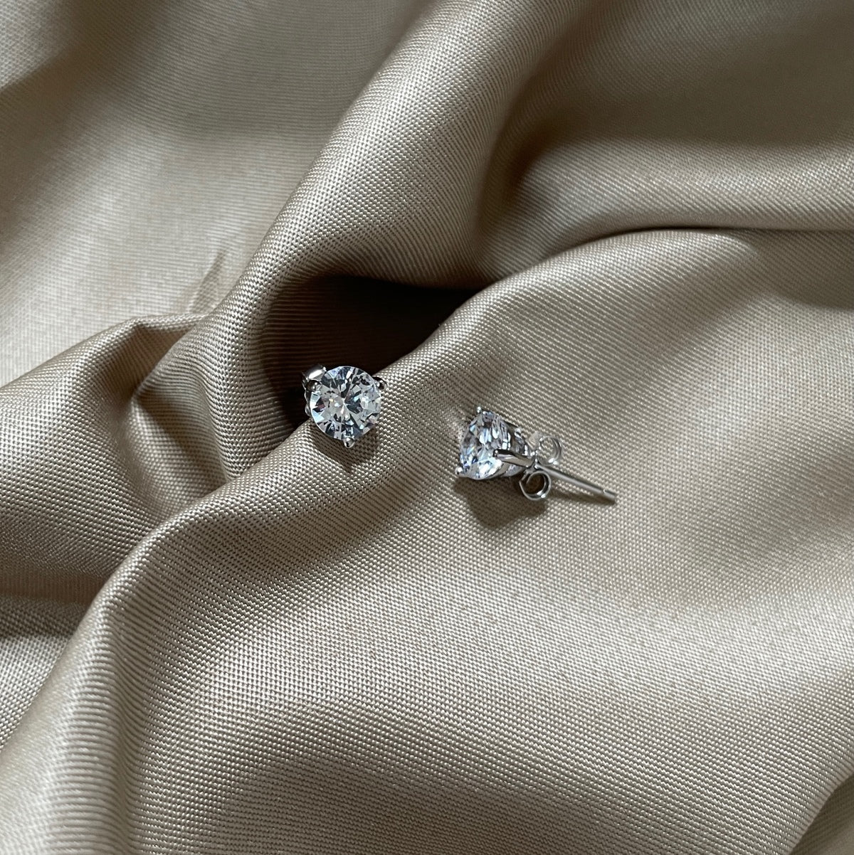 [Am jewelry]Dainty Round Shape Earrings