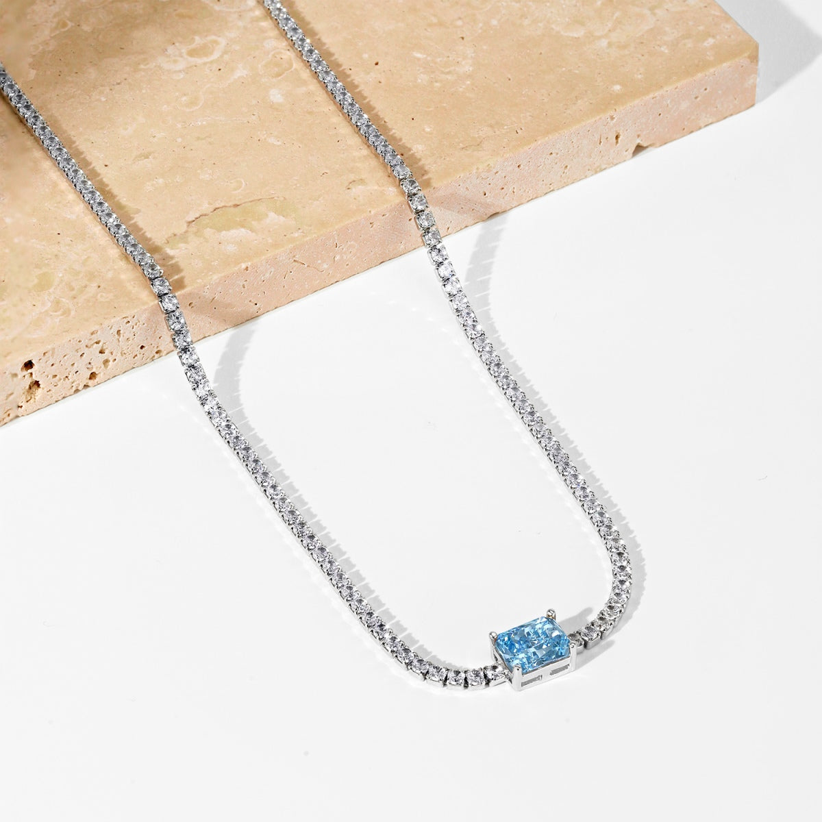 [Am jewelry]2.0 carat Ornate Emerald Cut Necklace