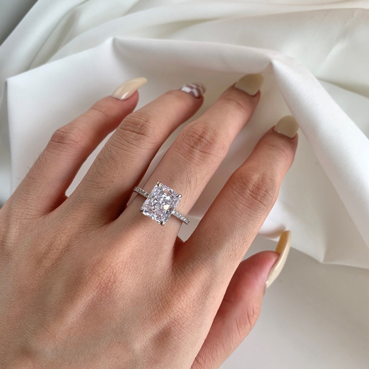 [Am jewelry]4.0 Carat Luxurious Engagement Ring