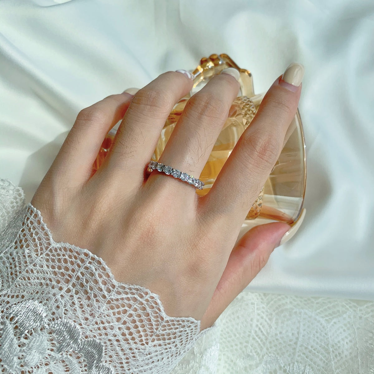 [Am jewelry]Sparkling Round Cut Tennis Ring