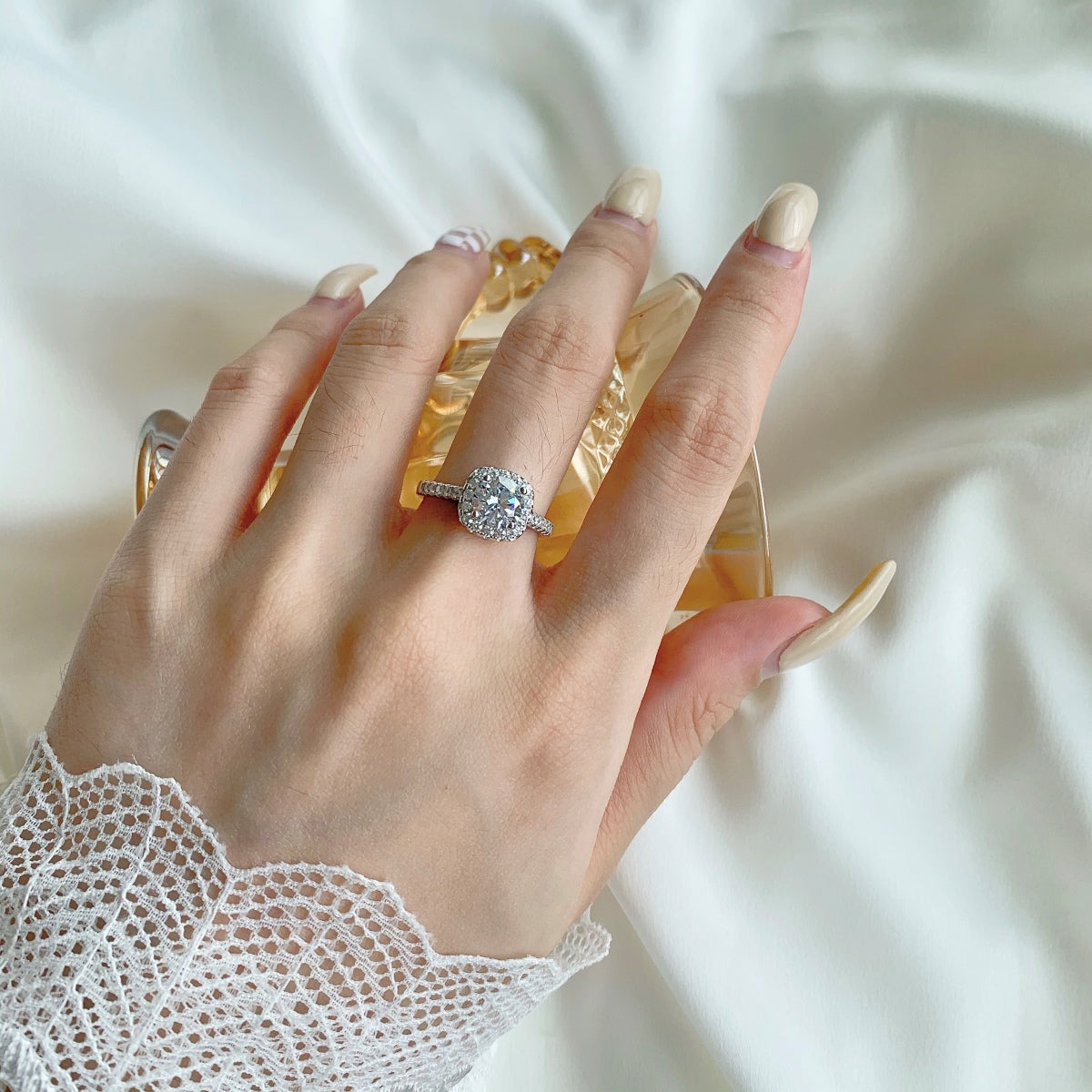 [Am jewelry]Dazzling Resplendent Round Cut Wedding Ring