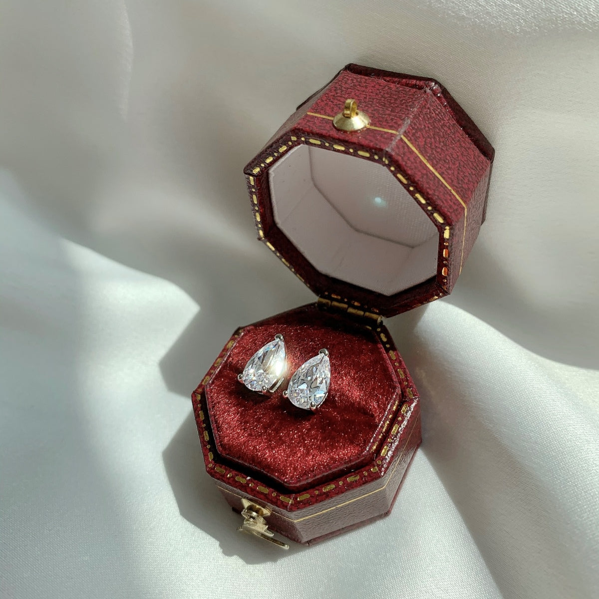 [Am jewelry]Ornate Water Drop Shape Earrings