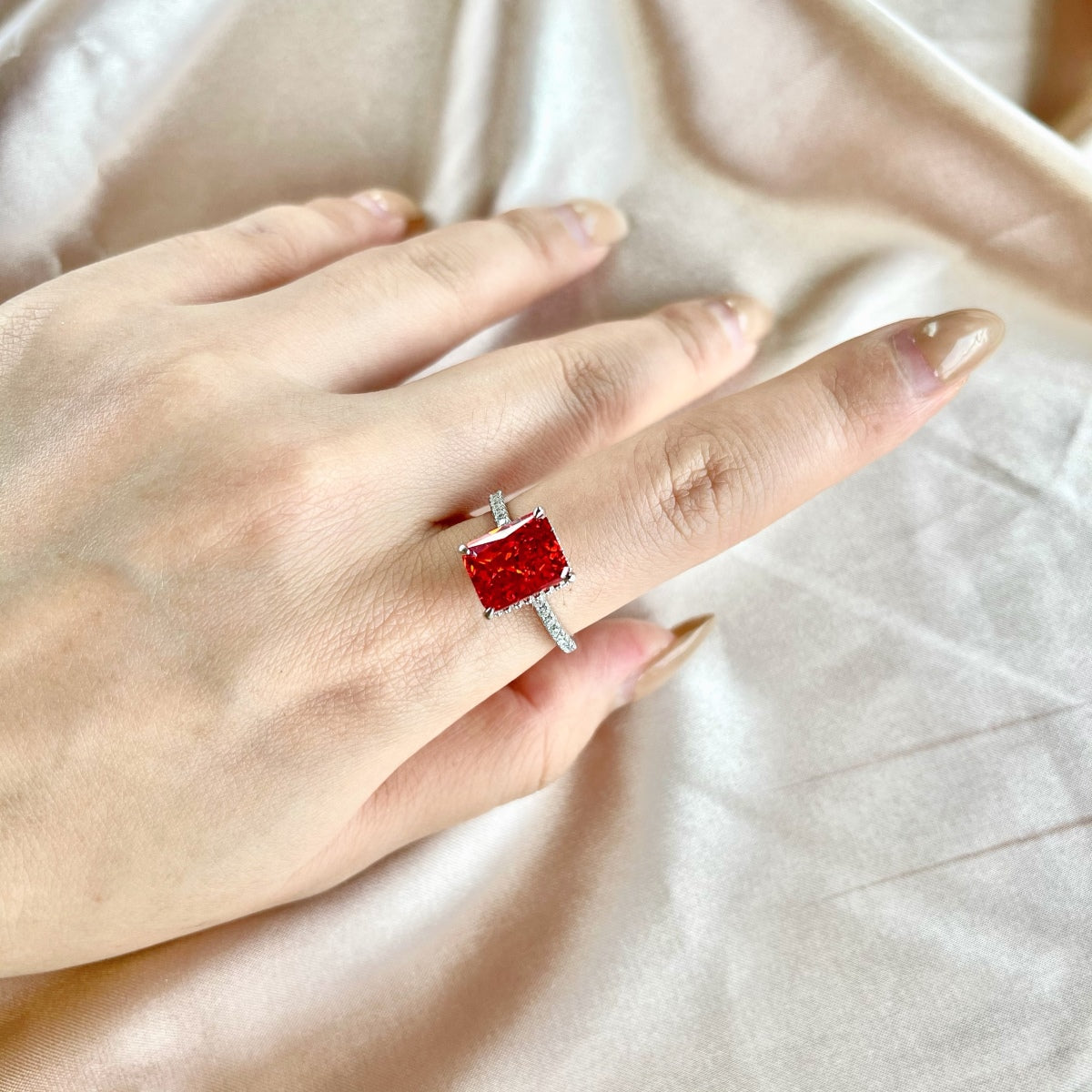 [Am jewelry]4.0 Carat Luxurious Engagement Ring