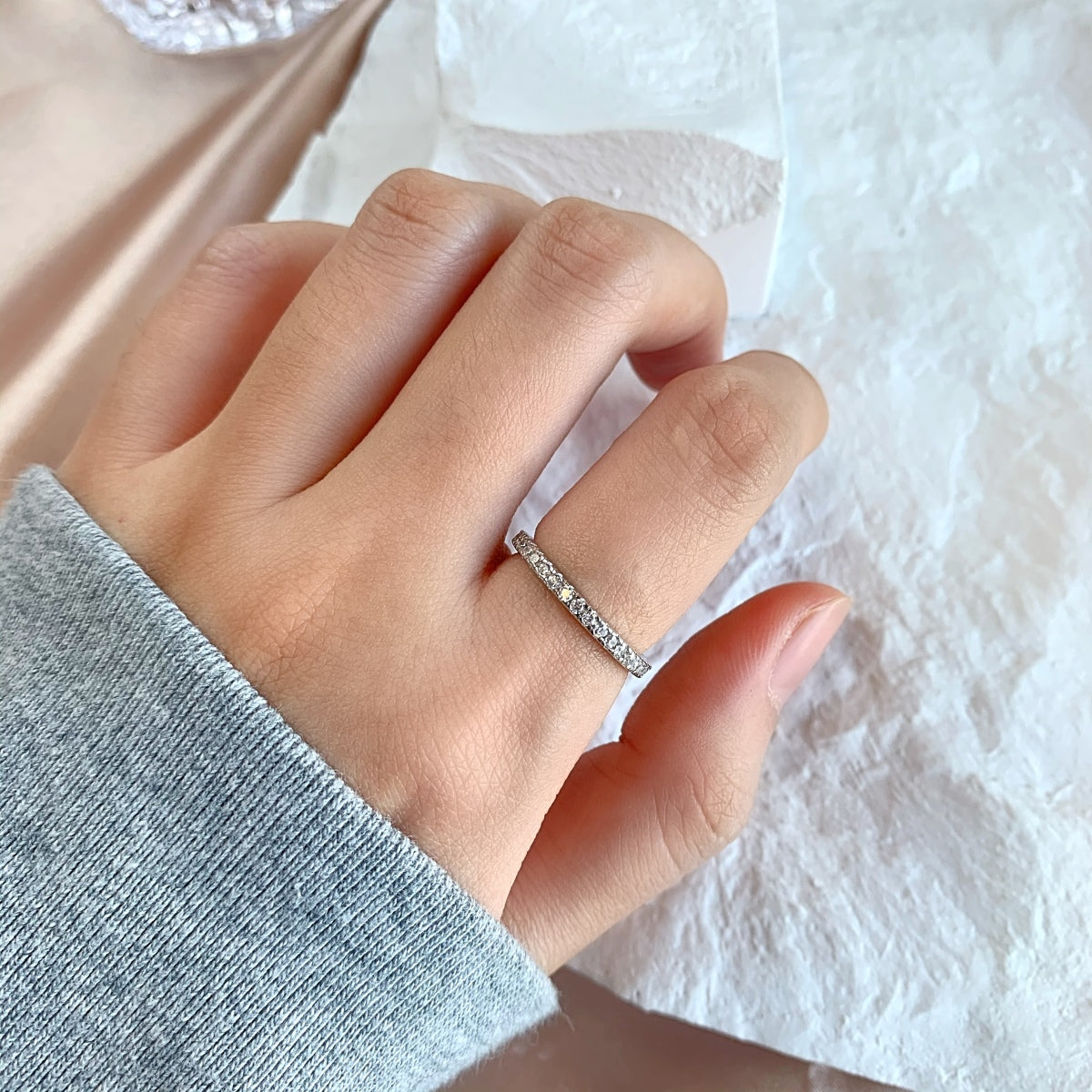 [Am jewelry]Delicate Sparkling Round Cut Daily Ring