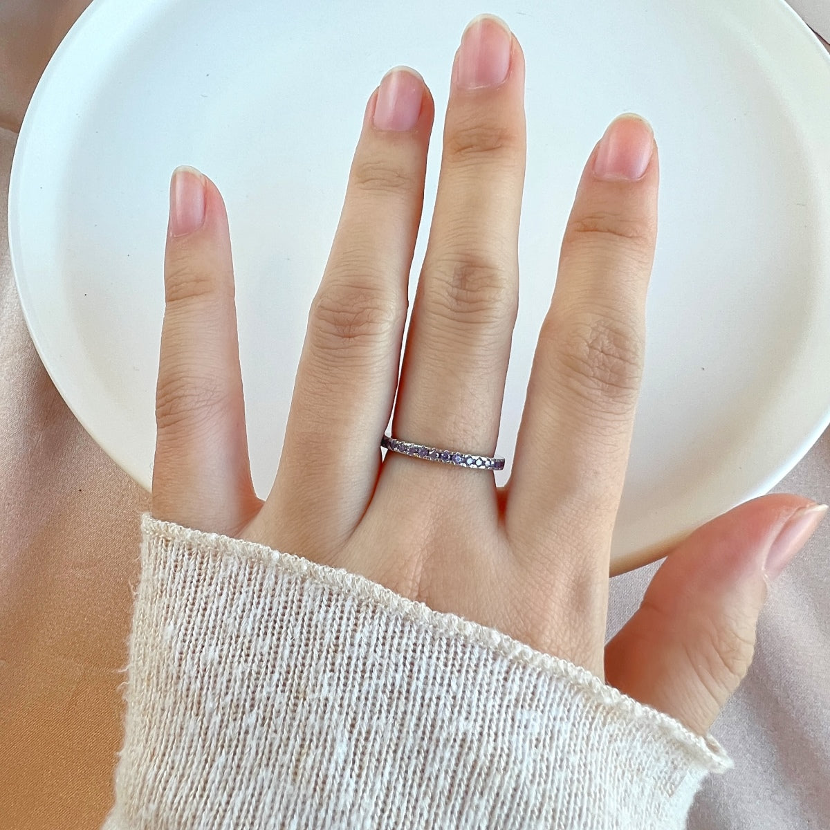 [Am jewelry]Delicate Sparkling Round Cut Daily Ring
