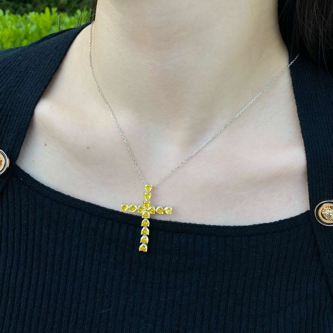 [Am jewelry]Radiant Cross Shape Necklace