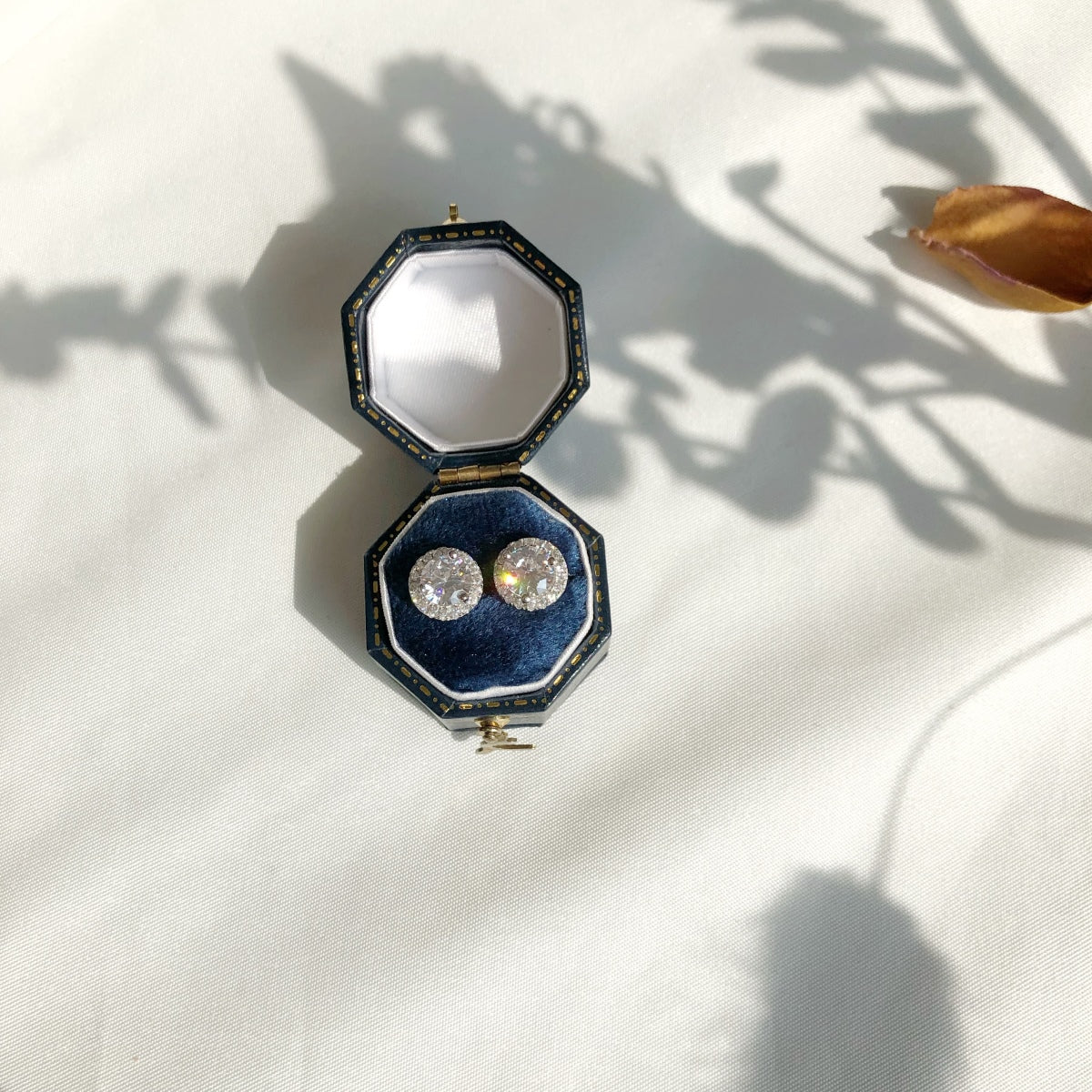 [Am jewelry]Classic Princess Round Shape Earrings