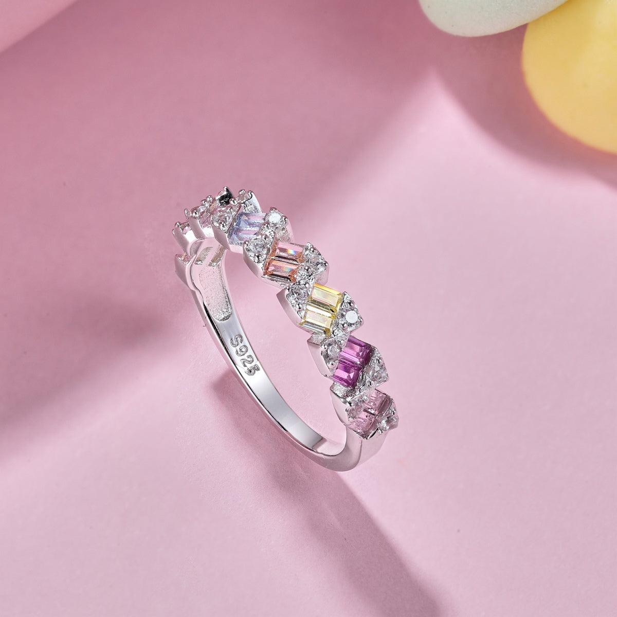 [Am jewelry]Delicate Vibrant Emerald Cut Daily Ring