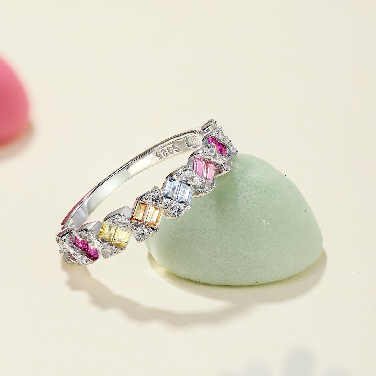 [Am jewelry]Delicate Vibrant Emerald Cut Daily Ring