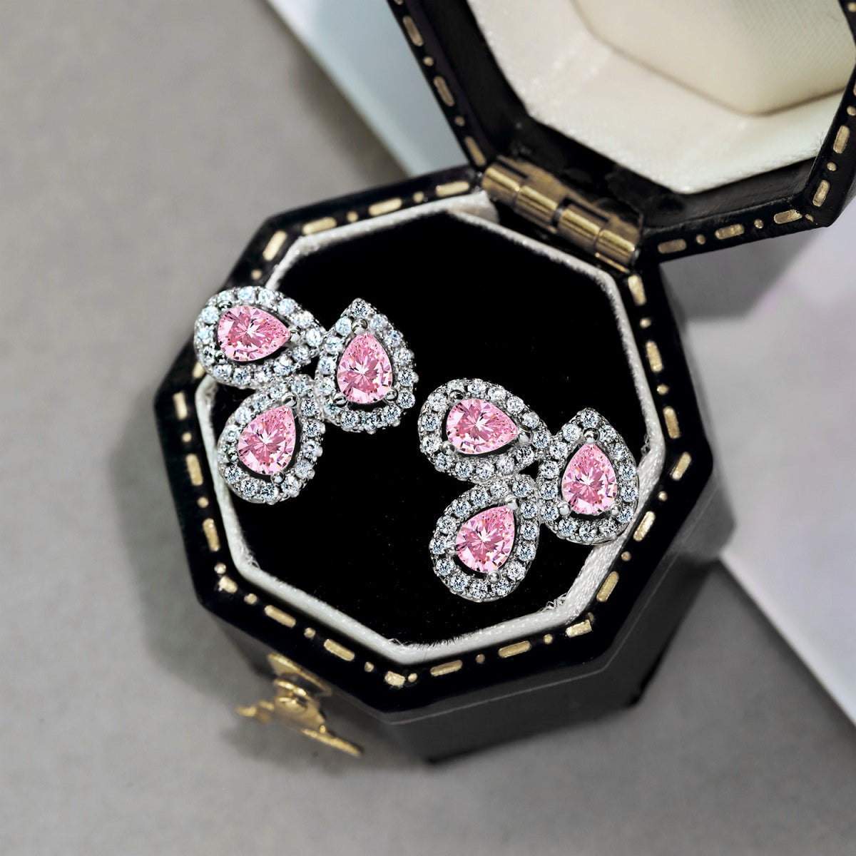 [Am jewelry]Ornate Flower Shape Pear Cut Lover Earrings