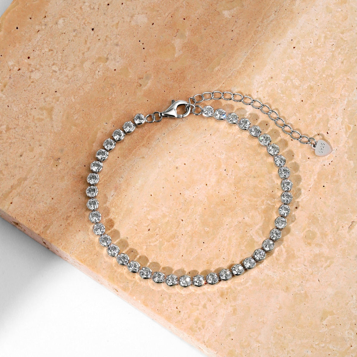 [Am jewelry]Ornate  Sparkling Round Cut Daily Bracelet