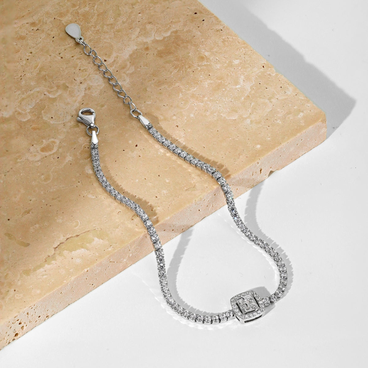 [Am jewelry]Luxurious Dazzling Square Shape Banquet Bracelet