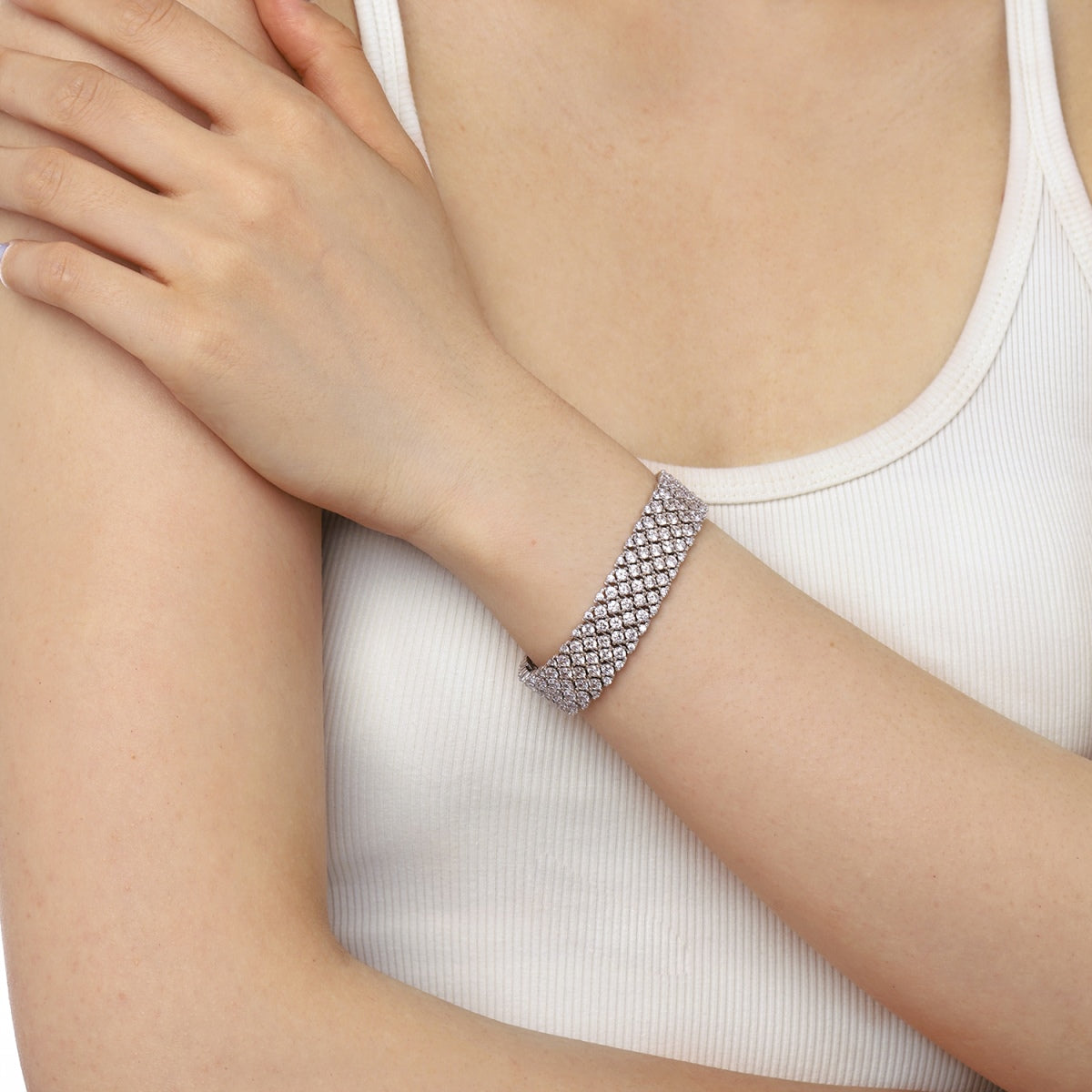 [Am jewelry]Ornate Elegant Round Cut Party Bracelet
