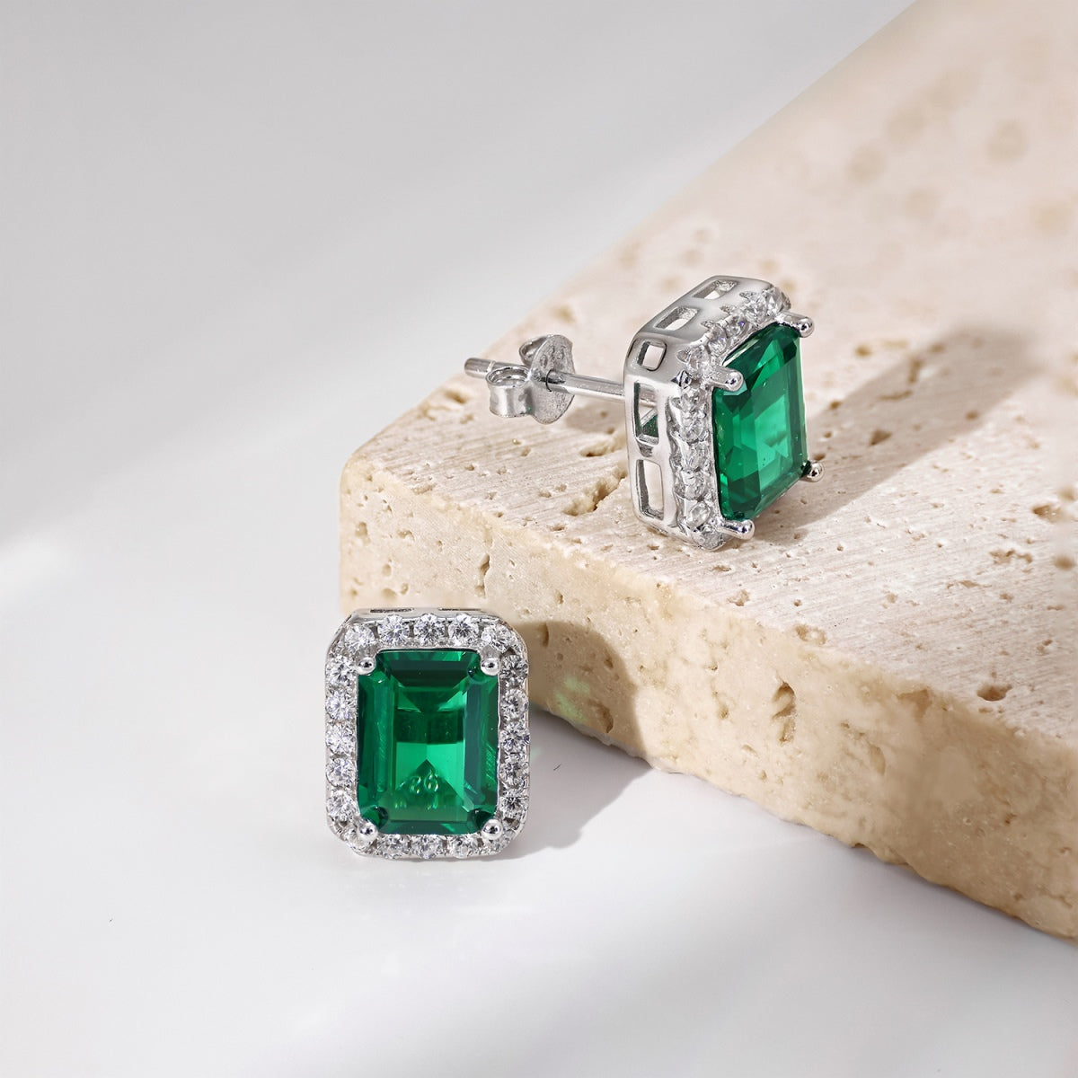 [Am jewelry]Luxurious Dainty Emerald Cut Banquet Earrings