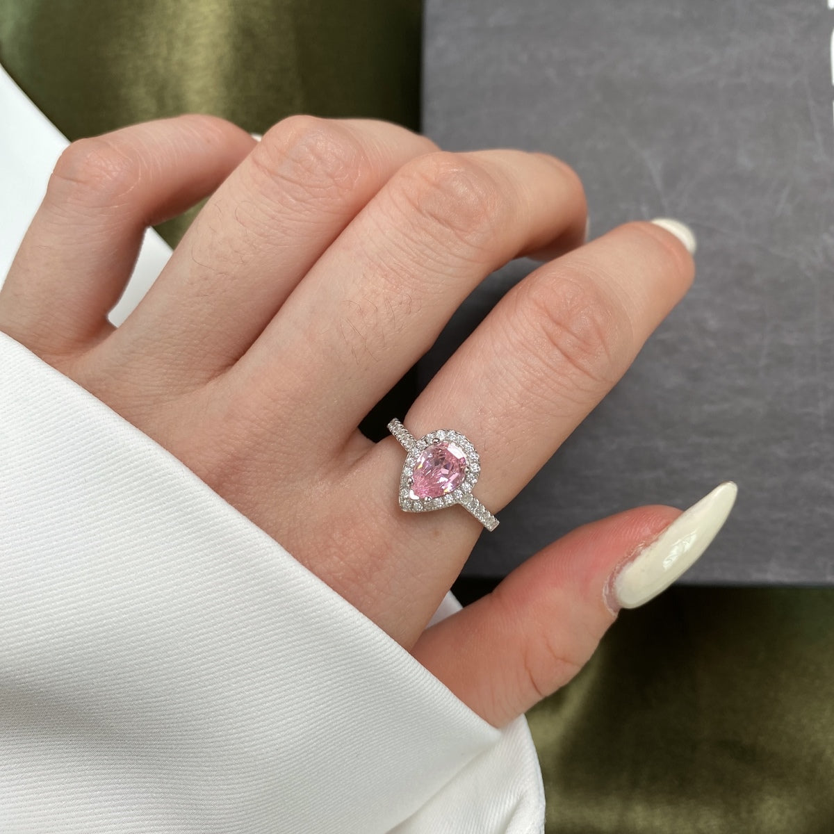[Am jewelry]1.0 Carat Luxurious Resplendent Water Drop Shape Wedding Ring