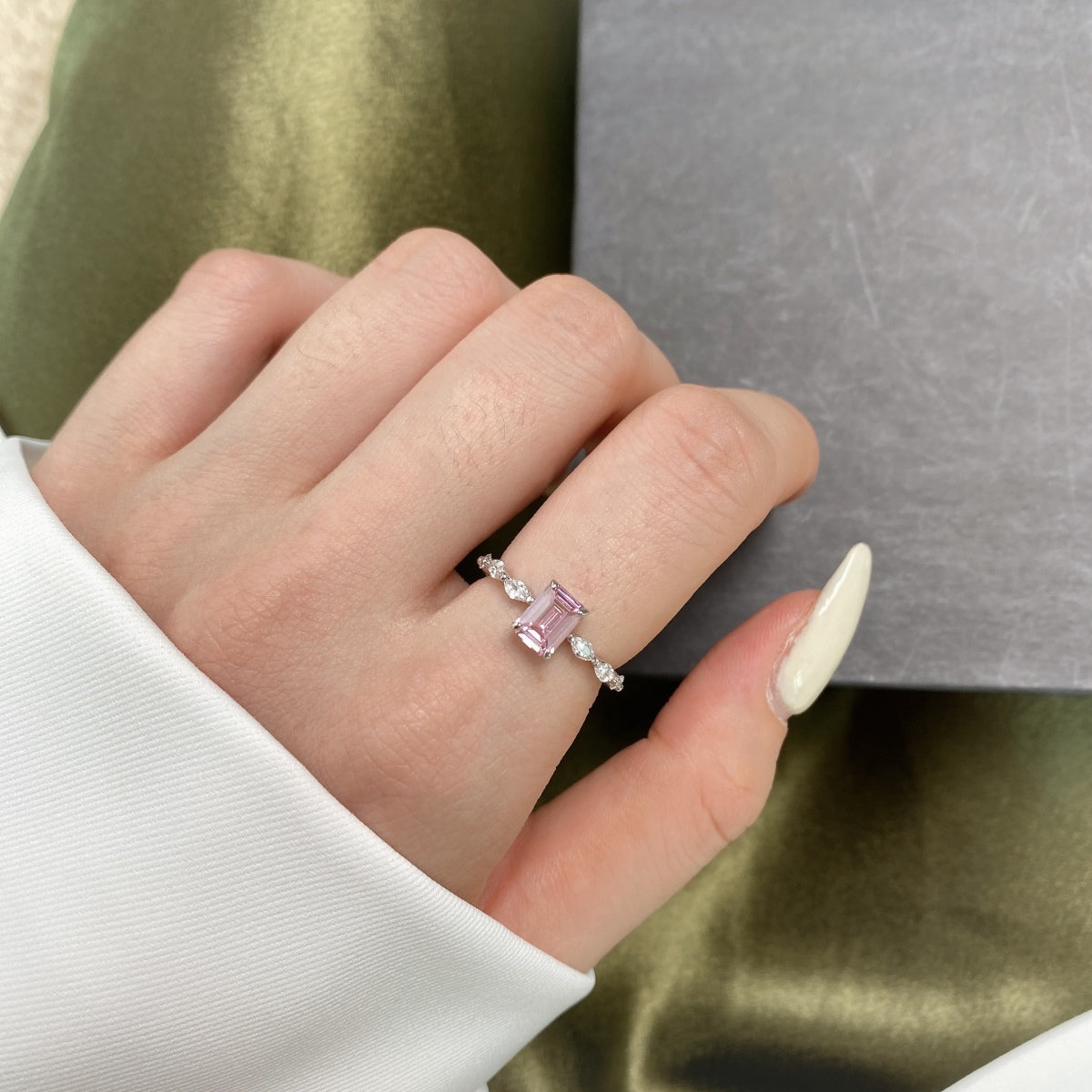 [Am jewelry]1.0 Carat Dainty Resplendent Radiant Cut Daily Ring