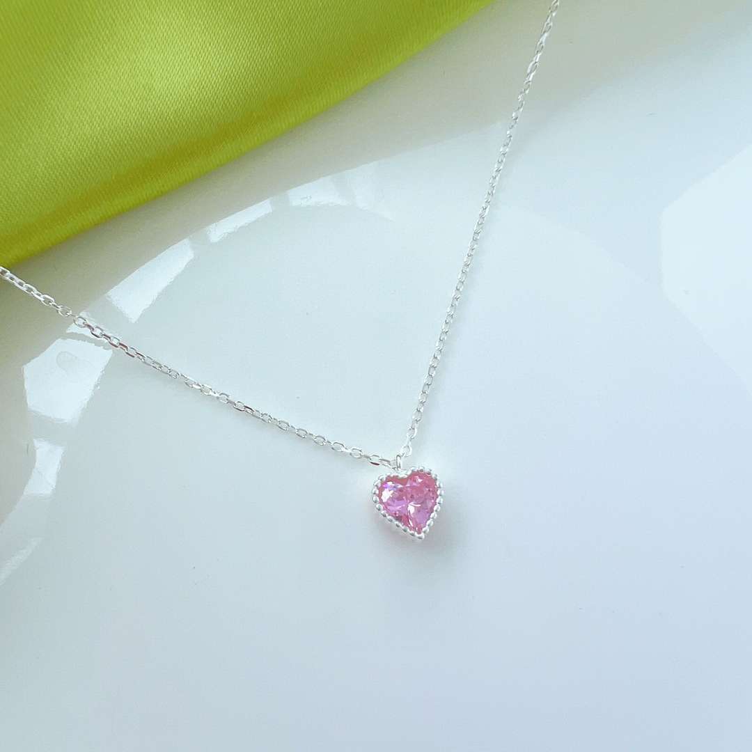 [Am jewelry]Ornate Heart Shape Necklace