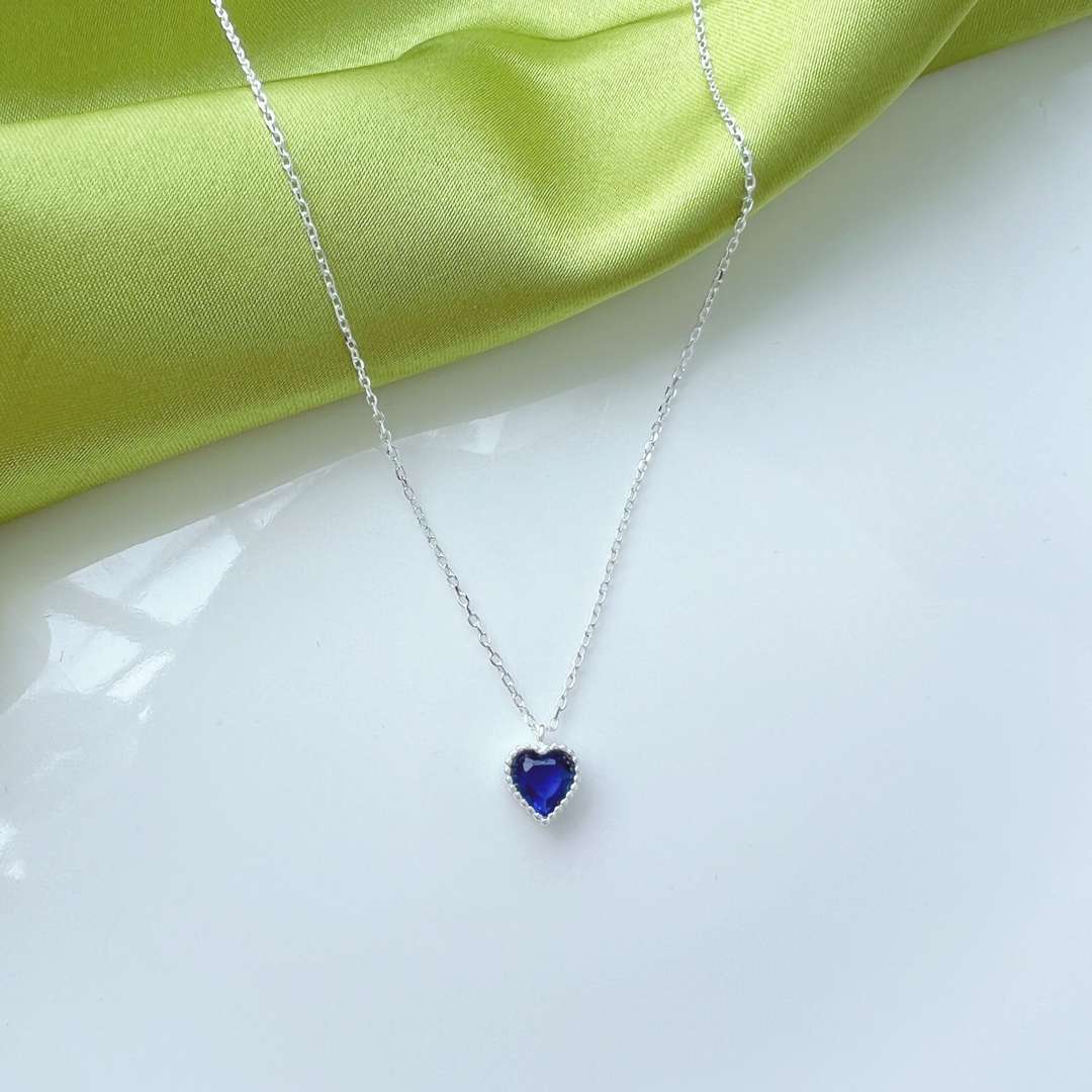 [Am jewelry]Ornate Heart Shape Necklace