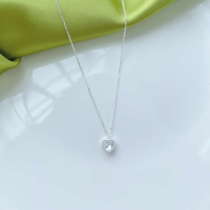[Am jewelry]Ornate Heart Shape Necklace