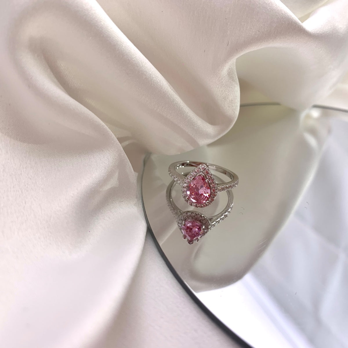 [Am jewelry]1.0 Carat Luxurious Resplendent Water Drop Shape Wedding Ring