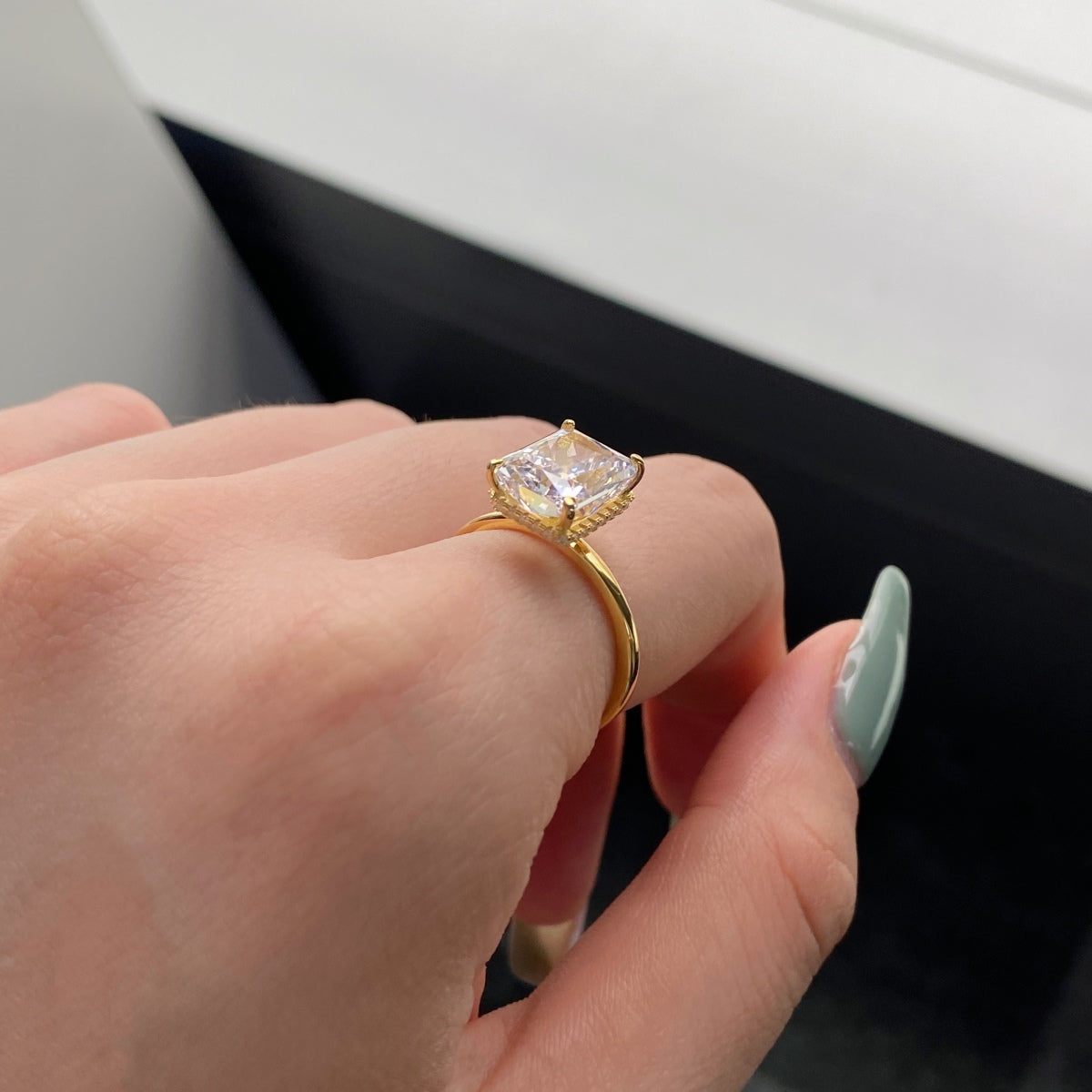 [Am jewelry]4.0 Carat Ornate Enchanting Radiand Cut Banquet Ring
