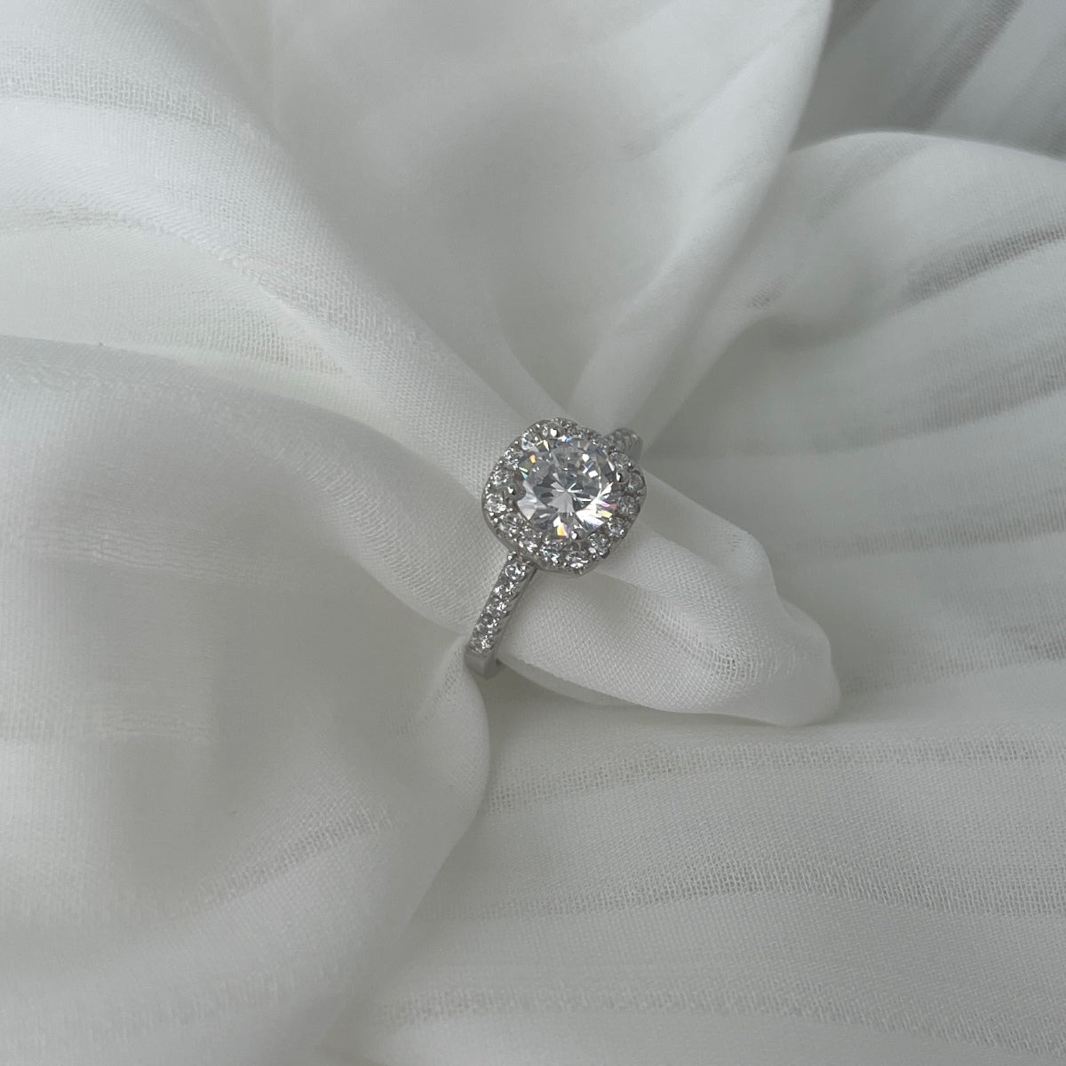 [Am jewelry]Dazzling Resplendent Round Cut Wedding Ring