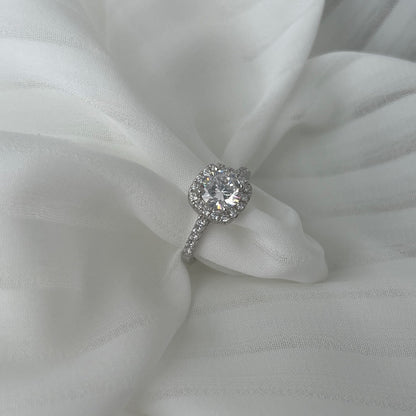[Am jewelry]Dazzling Resplendent Round Cut Wedding Ring
