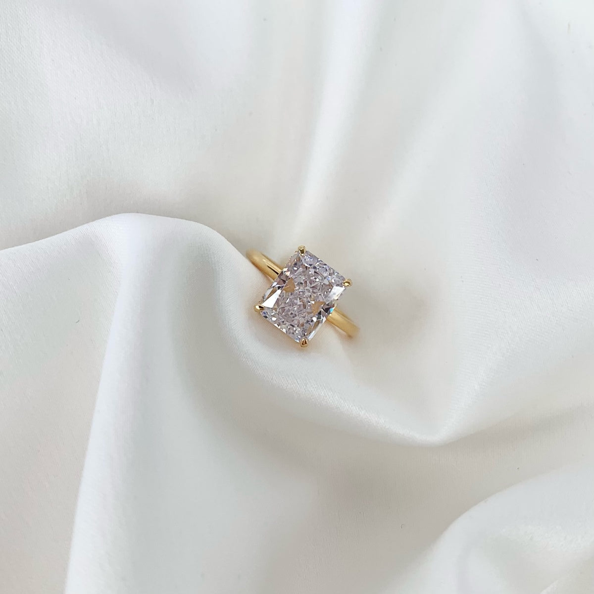 [Am jewelry]4.0 Carat Ornate Enchanting Radiand Cut Banquet Ring