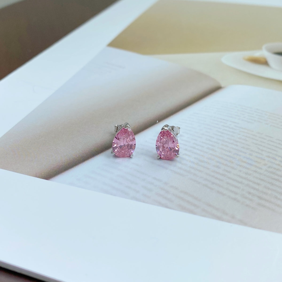[Am jewelry]Ornate Water Drop Shape Earrings