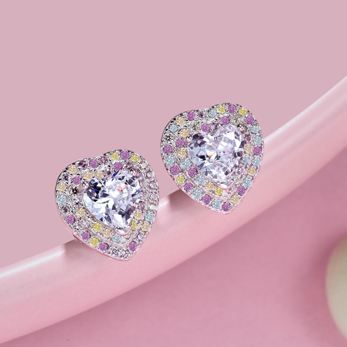 [Am jewelry]Dazzling Heart Shape Lover Earrings