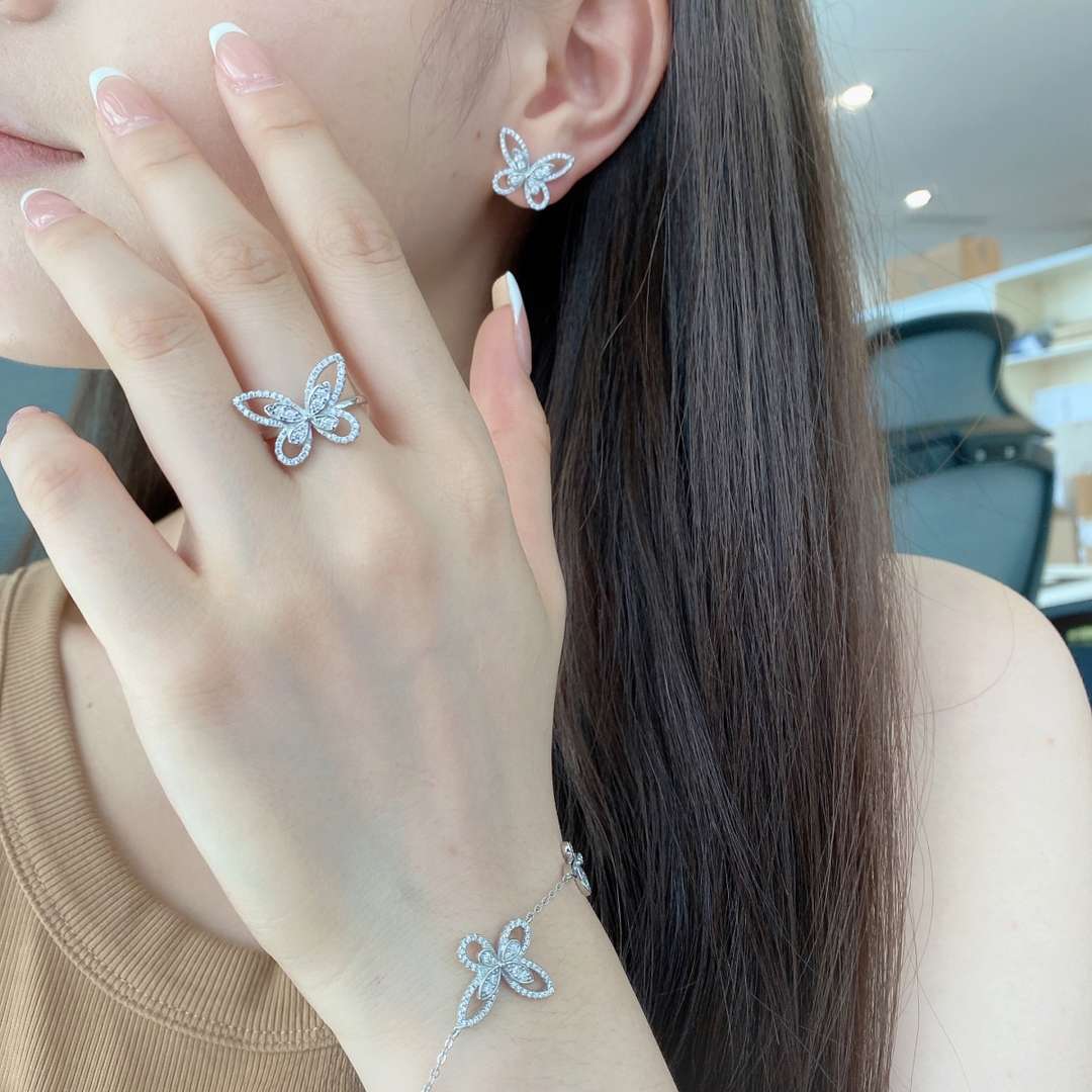 [Am jewelry]Delicate Butterfly Pendant Bracelet