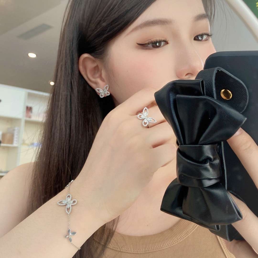 [Am jewelry]Delicate Butterfly Pendant Bracelet
