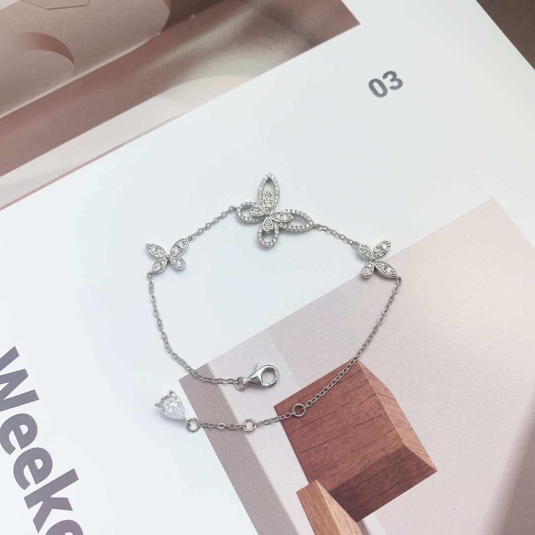 [Am jewelry]Delicate Butterfly Pendant Bracelet