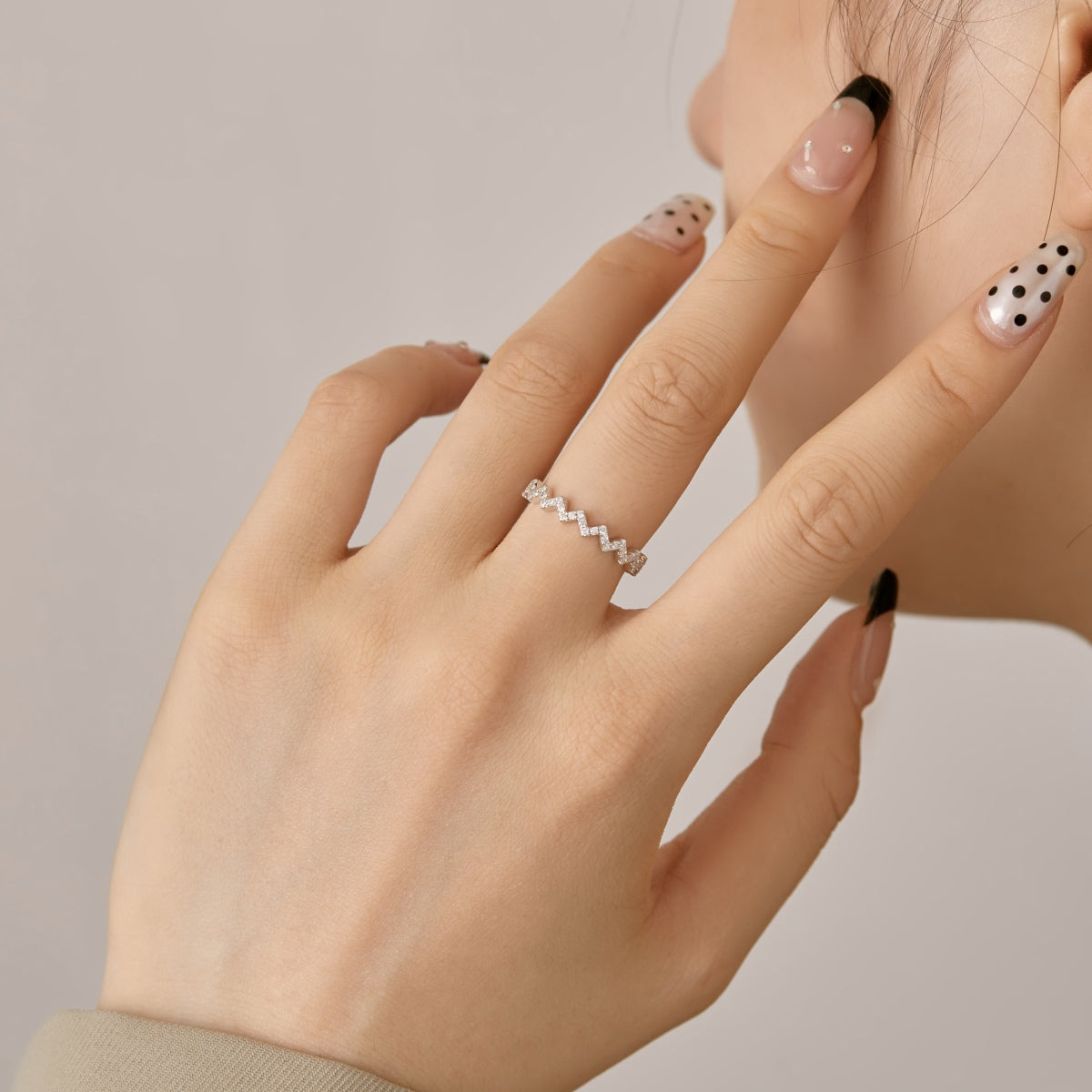 [Am jewelry]Delicate Enchanting Wave Shape Daily Ring