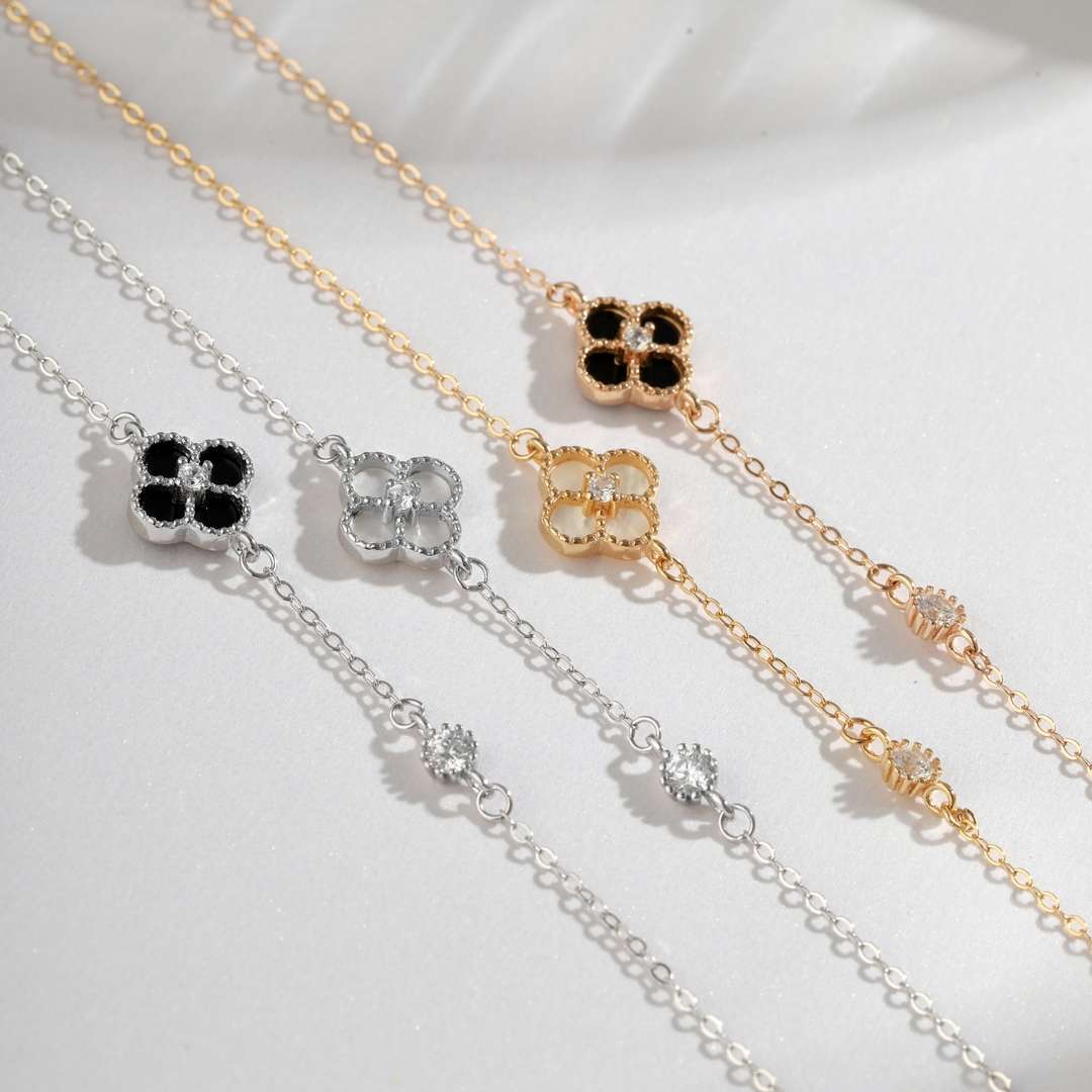 [Am jewelry]Delicate Four Leaf Clover Bracelet