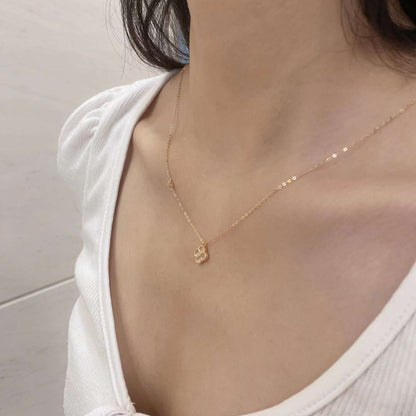 [Am jewelry]Delicate Flower Shape Necklace