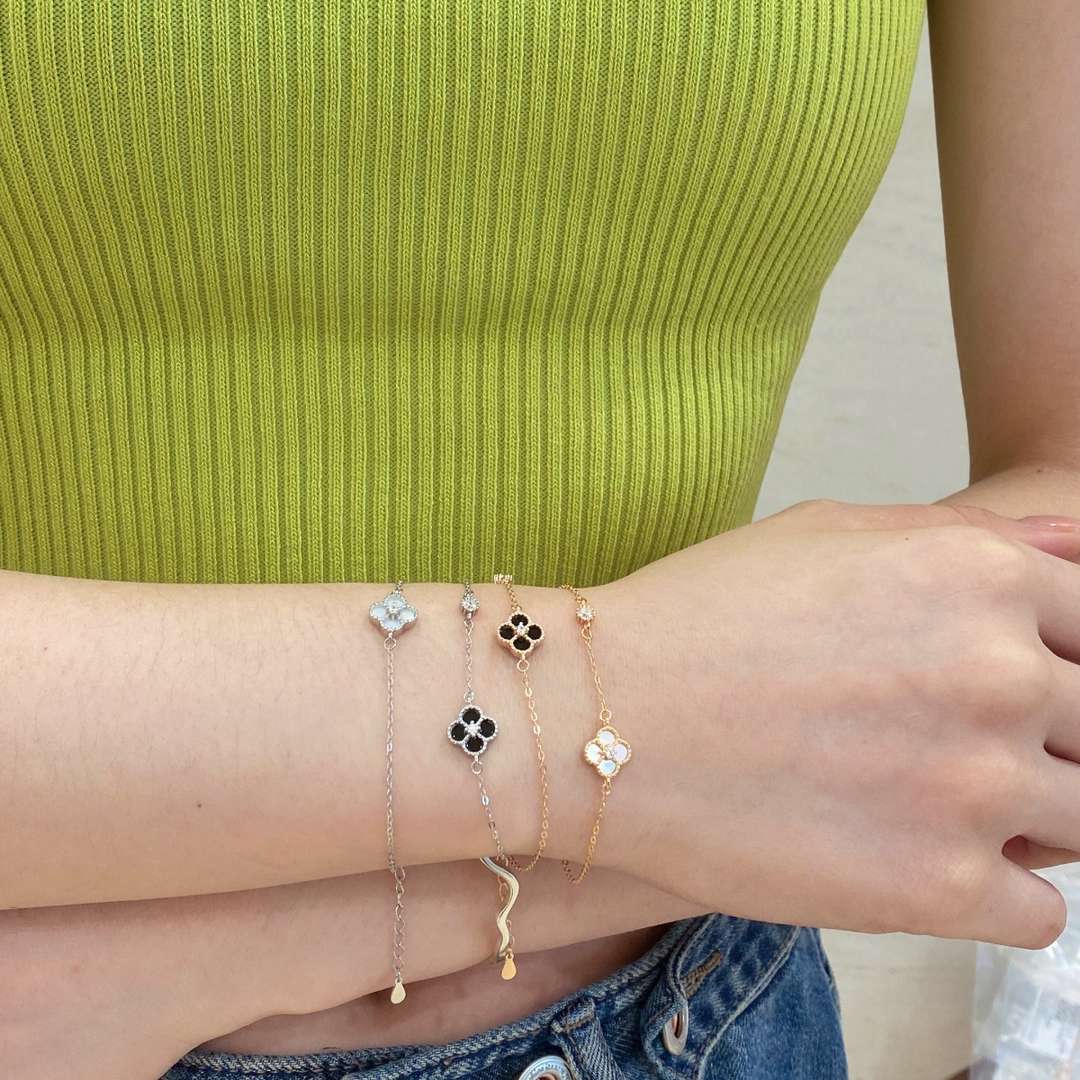 [Am jewelry]Delicate Four Leaf Clover Bracelet