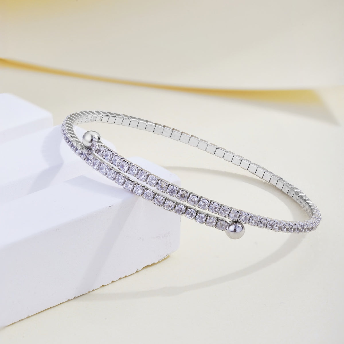 [Am jewelry]Row of Diamonds Round Fashion Bracelet