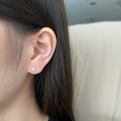 [Am jewelry]Sparkling Heart Shaped Simple Earrings