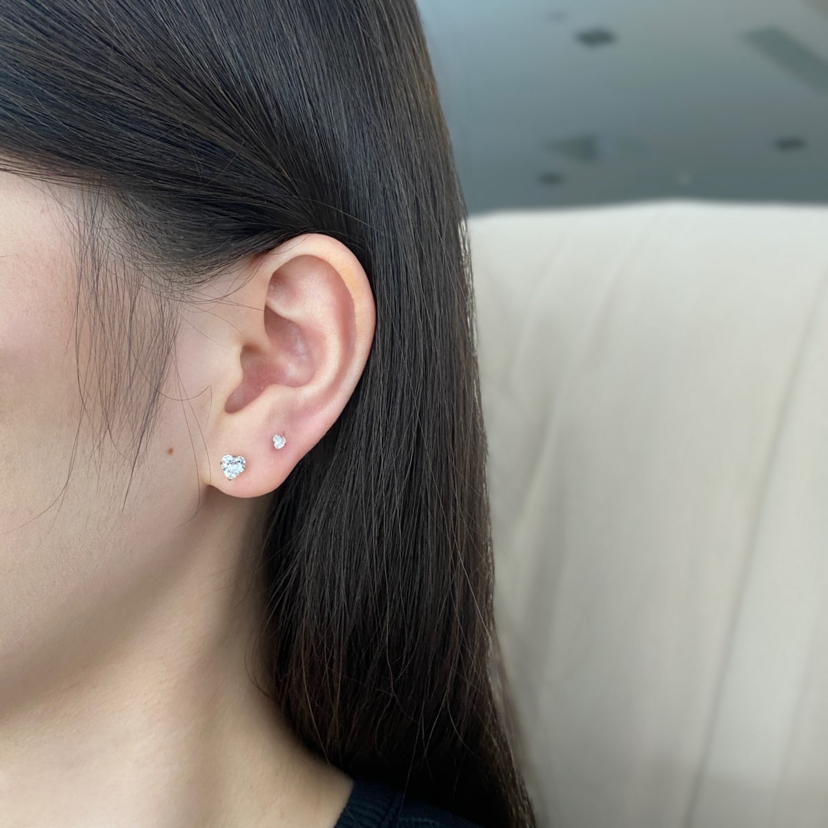 [Am jewelry]Sparkling Heart Shaped Simple Earrings