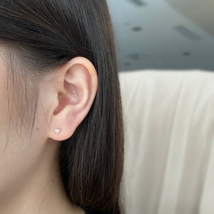 [Am jewelry]Sparkling Heart Shaped Simple Earrings