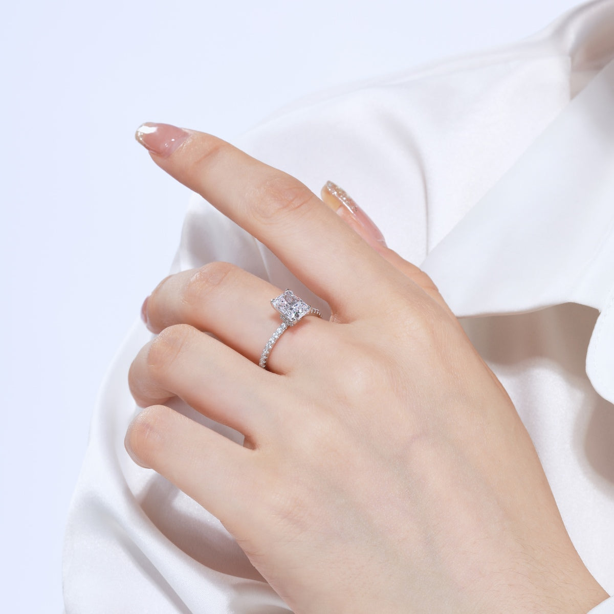 [Am jewelry]2.0 Carat Dazzling Sparkling Radiant Cut Party Ring