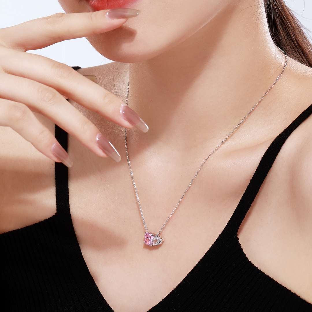 [Am jewelry]Dazzling Square & Heart Shape Necklace