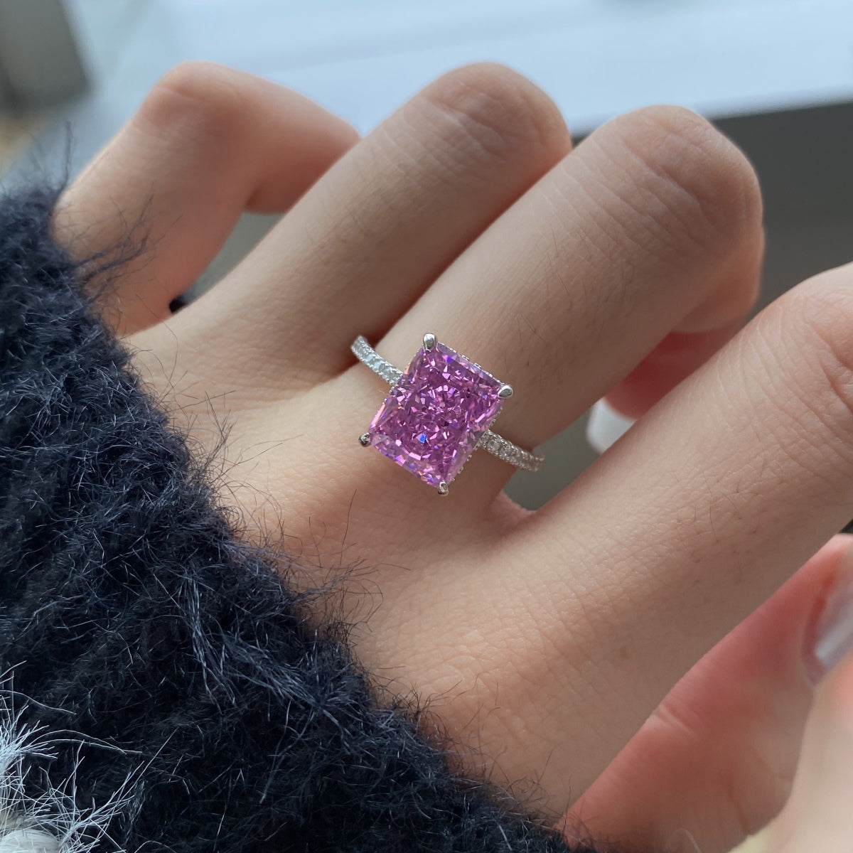 [Am jewelry]4.0 Carat Luxurious Engagement Ring